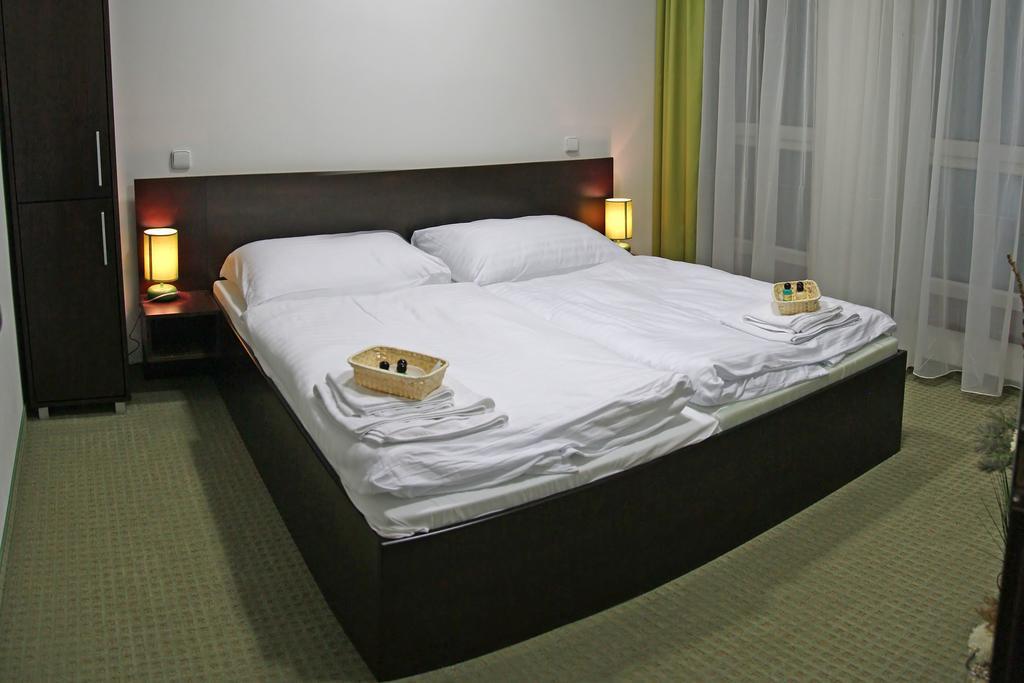 Penzion Luxury โรซเนียวา ภายนอก รูปภาพ